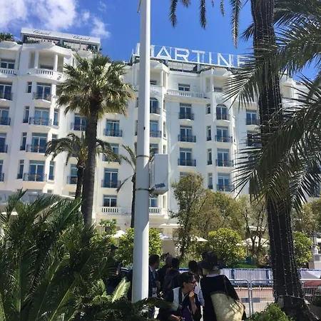 Cannes, Magnifique T2 Vue Mer, Piscine, Garage Apartment *