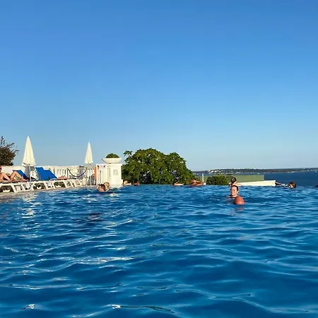 Cannes, Magnifique T2 Vue Mer, Piscine, Garage Appartamento *